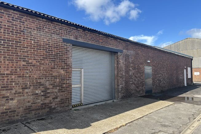 543 Wallisdown Rd, Poole to rent Building Photo- Image 1 of 4