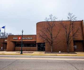 101 N Main St, Shawano, WI for rent - Building Photo - Image 2 of 3