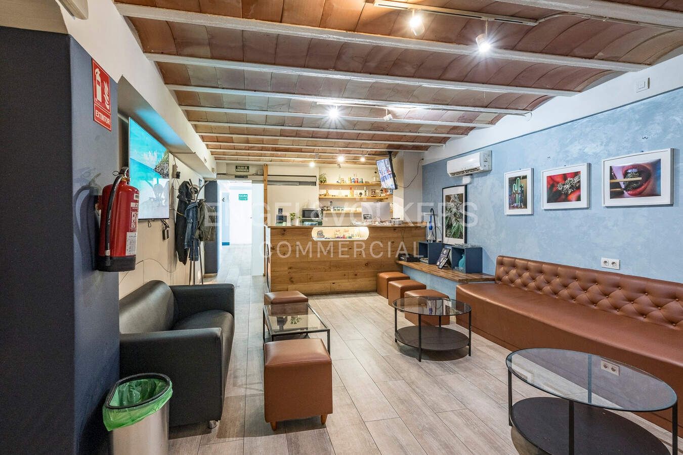 Barcelona, BAR 08019 - Unit - -  - Interior Photo - Image 2 of 7