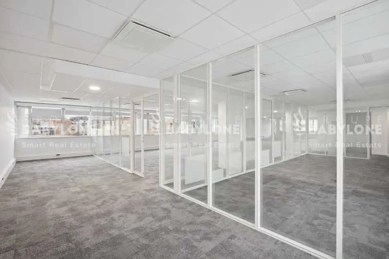 Office in Issy-les-Moulineaux to rent - Building Photo - Image 3 of 15