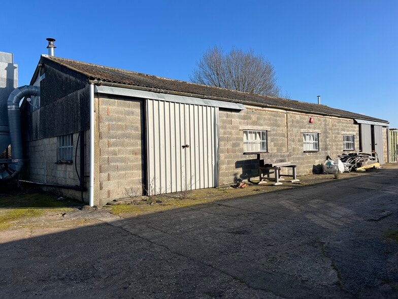 Twineham Ln, Haywards Heath to rent - Building Photo - Image 1 of 3