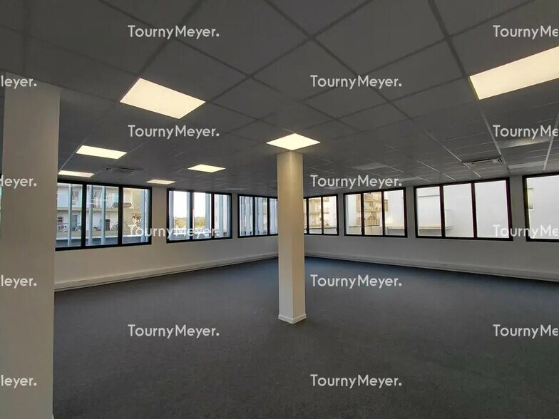 Office in Nantes for sale - Interior Photo - Image 3 of 10