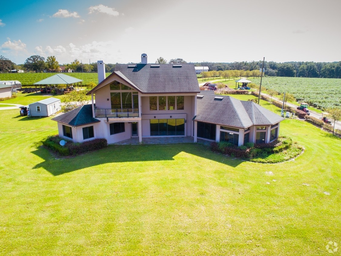 26405 Bloomfield Ave, Yalaha 34797 UK