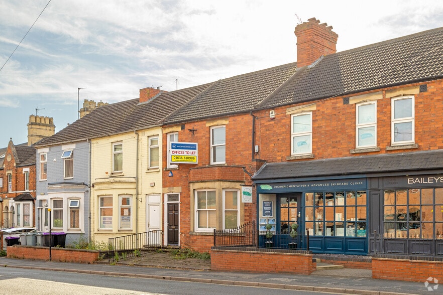 19 St Catherines Rd, Grantham to rent - Building Photo - Image 2 of 2