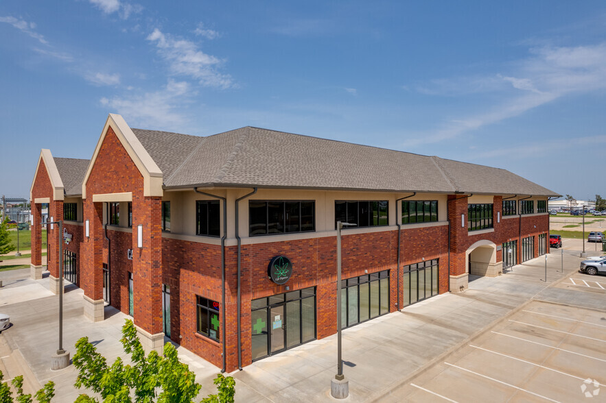 2801 36th Ave NW, Norman, OK for rent - Building Photo - Image 1 of 6