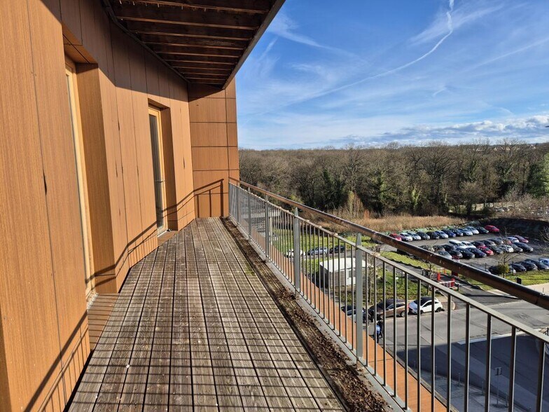 10 Rue Galilée, Champs-sur-Marne to rent - Building Photo - Image 3 of 20