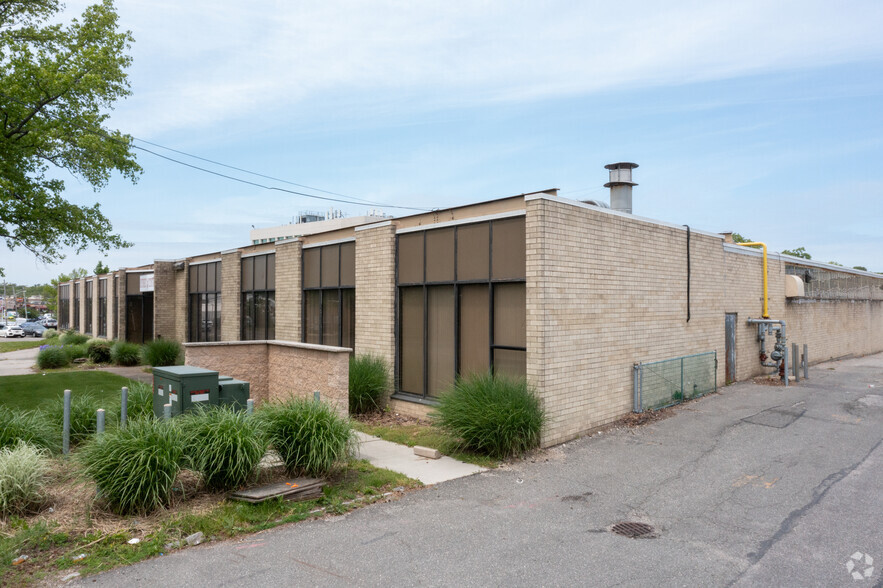 650 Cantiague Rock Rd, Jericho, NY for rent - Building Photo - Image 1 of 5