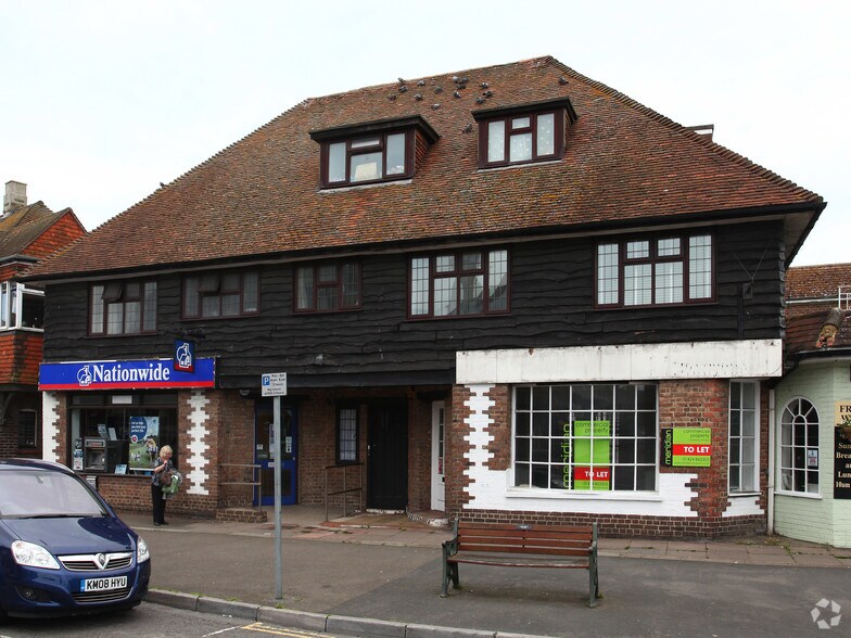 10 Cooden Sea Rd, Bexhill On Sea for sale - Primary Photo - Image 1 of 1