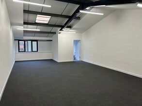 Station Rd, Hungerford to rent Interior Photo- Image 2 of 4