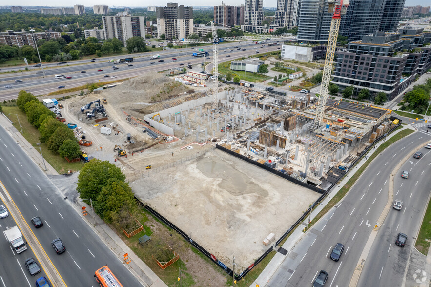 300-304 The East Mall, Toronto, ON for rent - Building Photo - Image 3 of 3