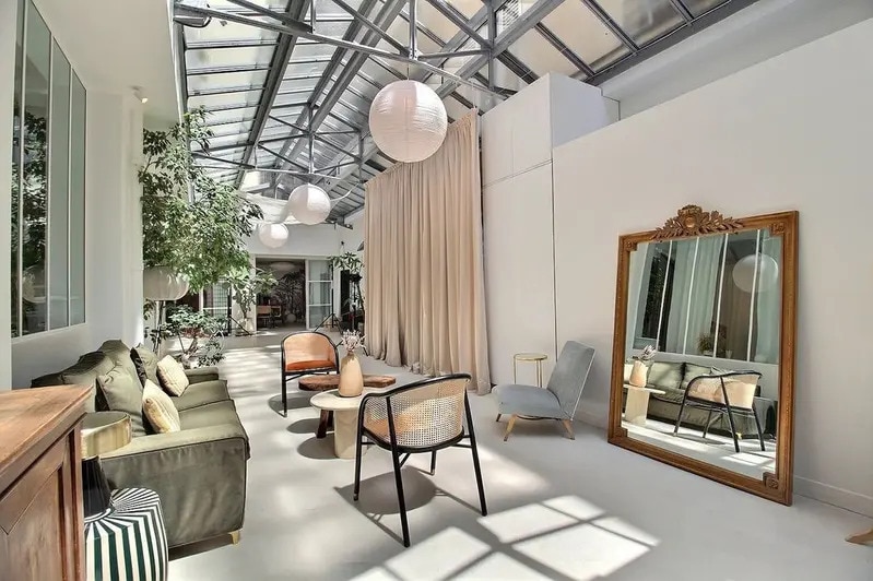 Office in Paris for sale Building Photo- Image 1 of 8