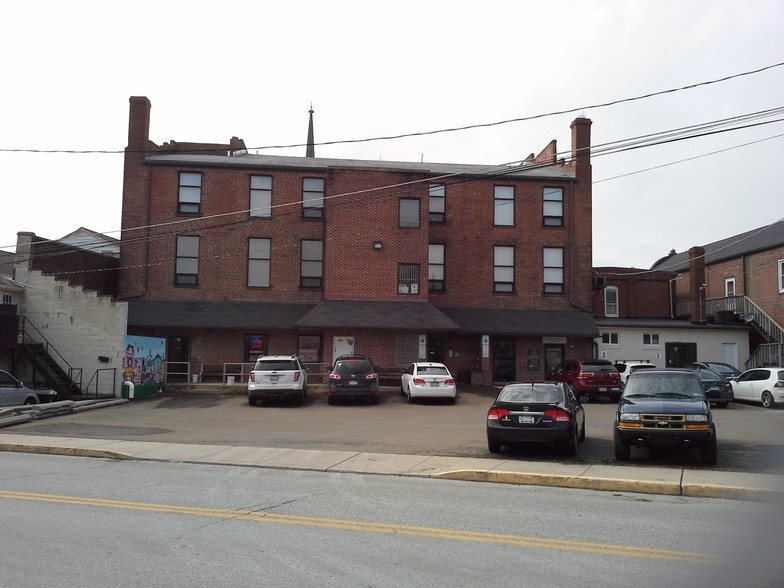 11-21 N 3rd St, Oxford, PA for rent - Building Photo - Image 2 of 14