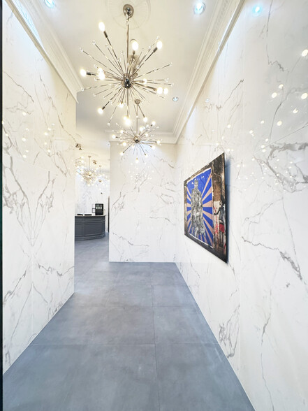 29 W 38th St, New York, NY for rent - Lobby - Image 3 of 8