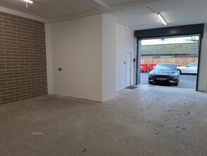 Brownfields, Welwyn Garden City to rent Interior Photo- Image 2 of 7