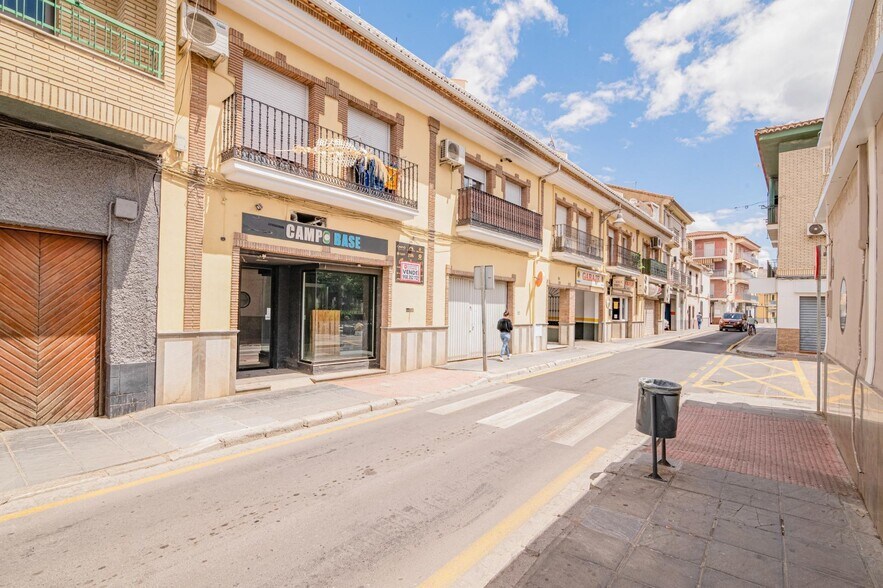 Calle Calderón, 68, Santa Fe, Granada for sale - Building Photo - Image 2 of 22