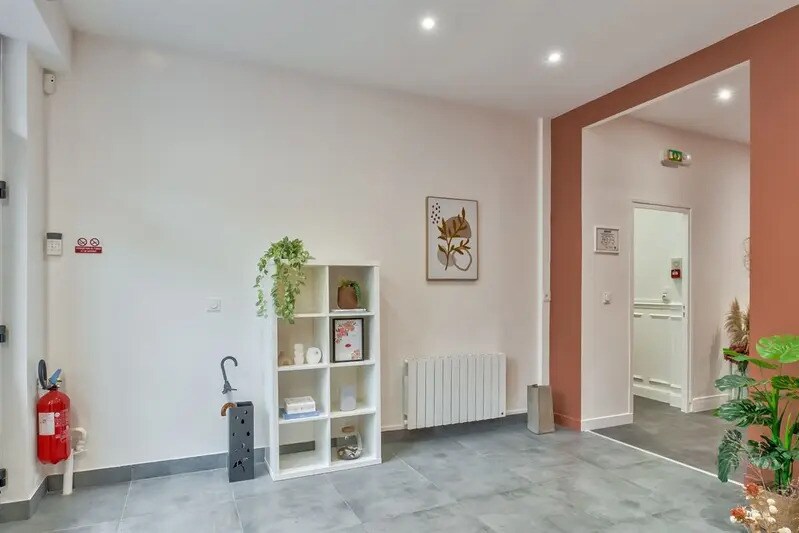 Retail in Issy-les-Moulineaux to rent - Interior Photo - Image 3 of 10