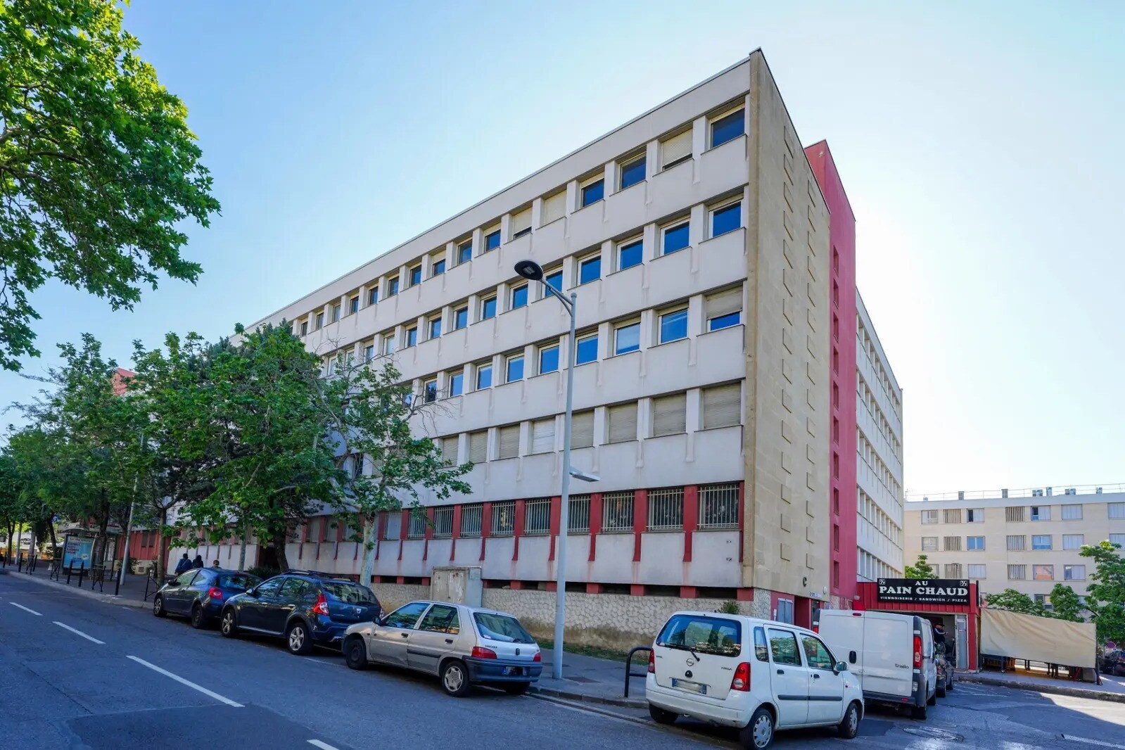 Office in Aix-en-Provence to rent Building Photo- Image 1 of 8