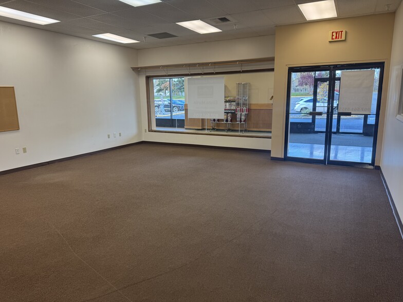 4000 W Dimond Blvd, Anchorage, AK for rent - Building Photo - Image 3 of 8