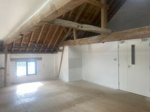 Salisbury Rd, Abbotts Ann to rent Interior Photo- Image 2 of 2