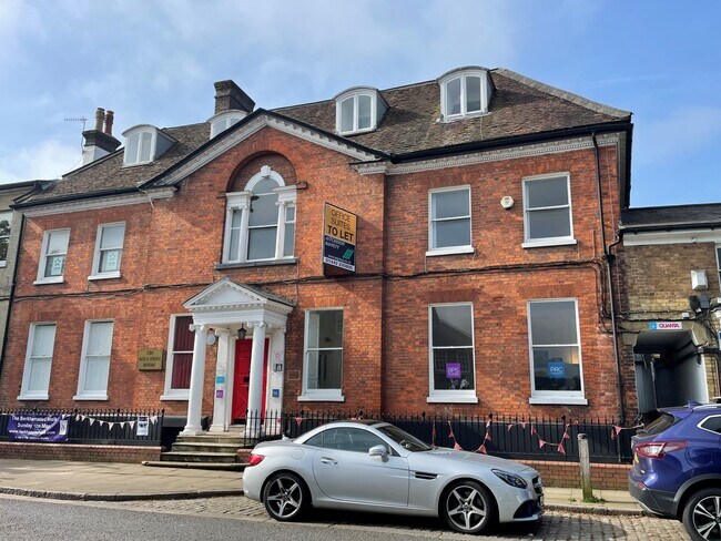 More details for 111-113 High St, Berkhamsted - Office to Rent