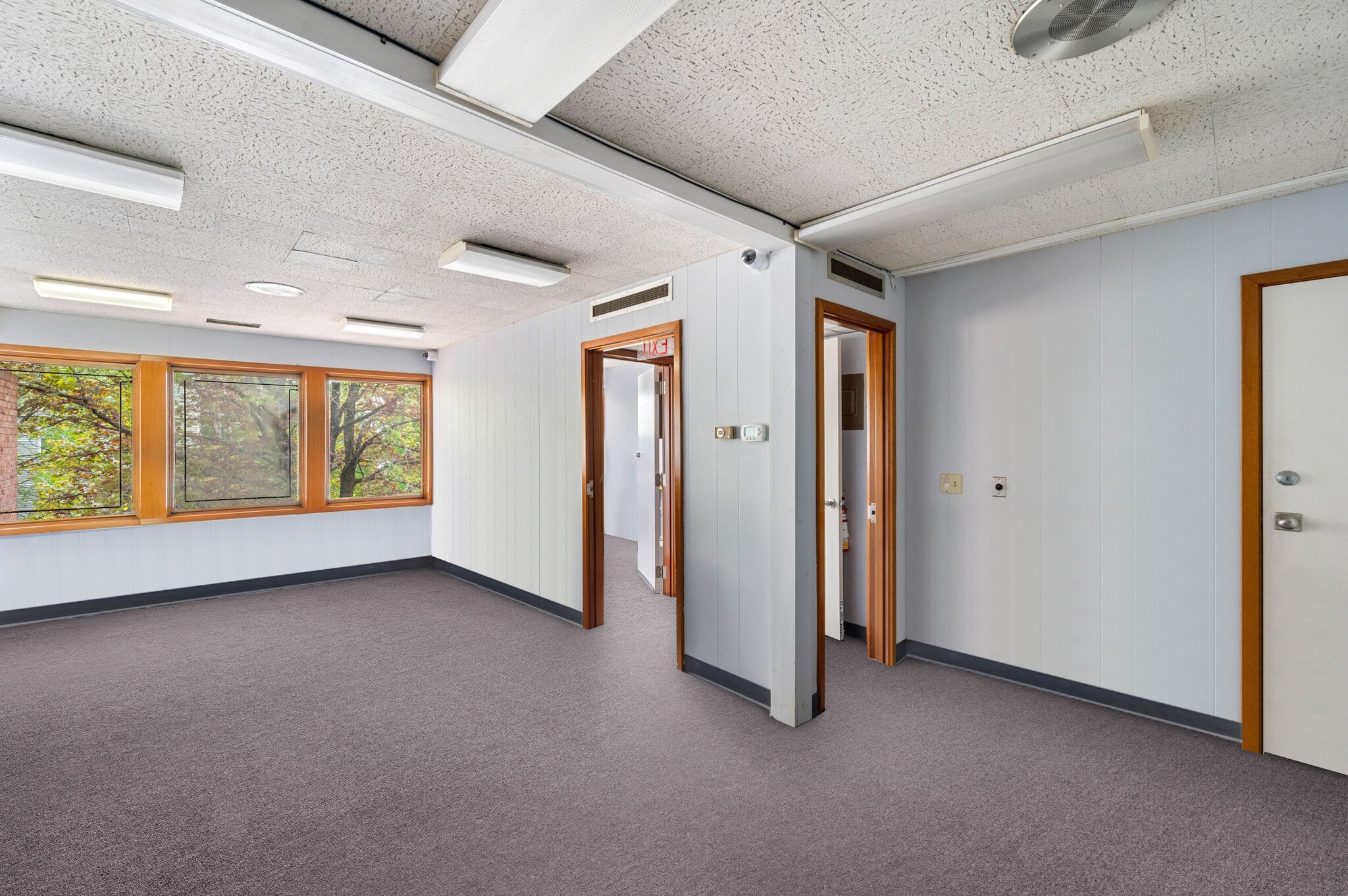 130 Lincoln St, Worcester, MA for rent Interior Photo- Image 1 of 2