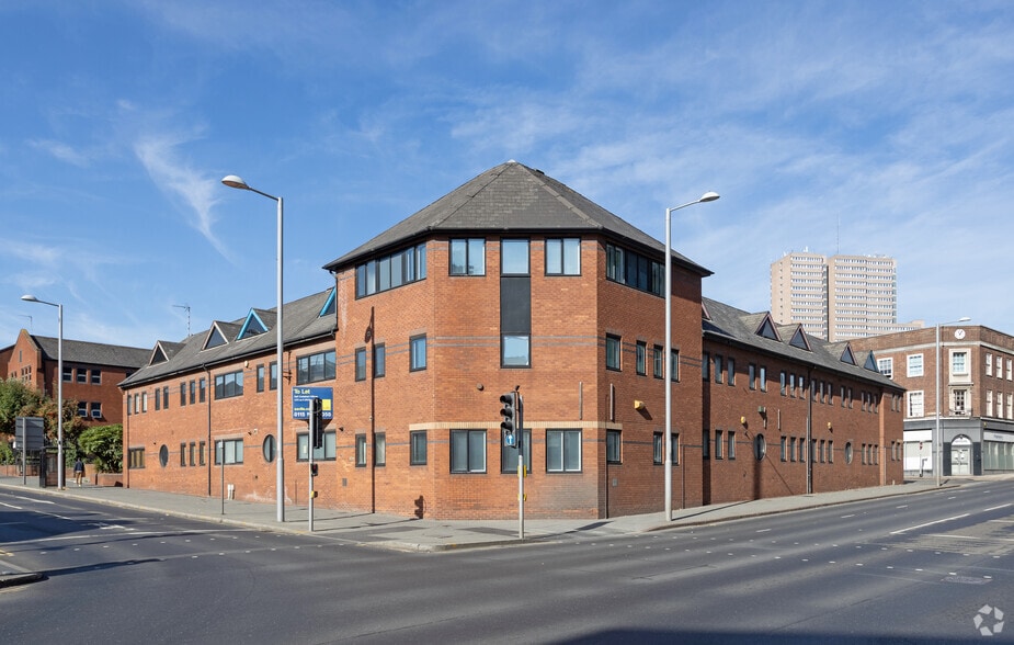 King Edward Ct, Nottingham to rent - Building Photo - Image 2 of 7