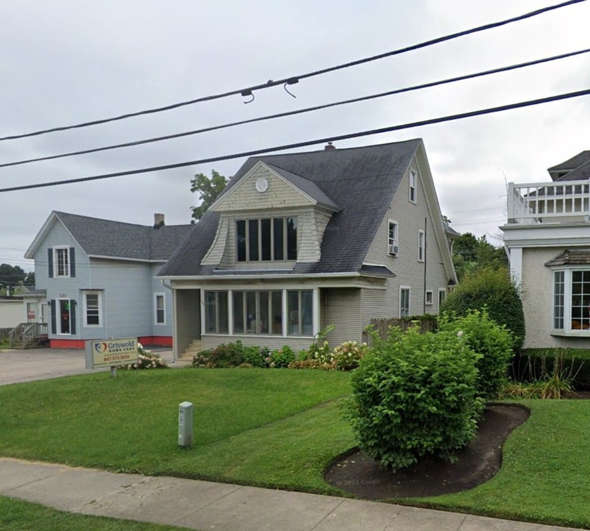 125 W Park Ave, Libertyville, IL to rent Building Photo- Image 1 of 10