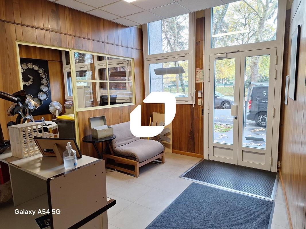 Office in Boulogne-Billancourt for sale Lobby- Image 1 of 8