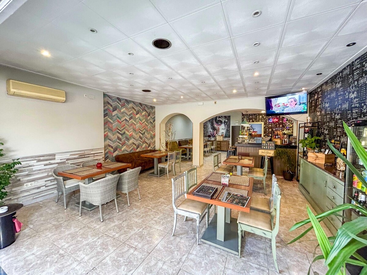 Lloret de Mar, GER 17310 - - - Interior Photo - Image 1 of 11