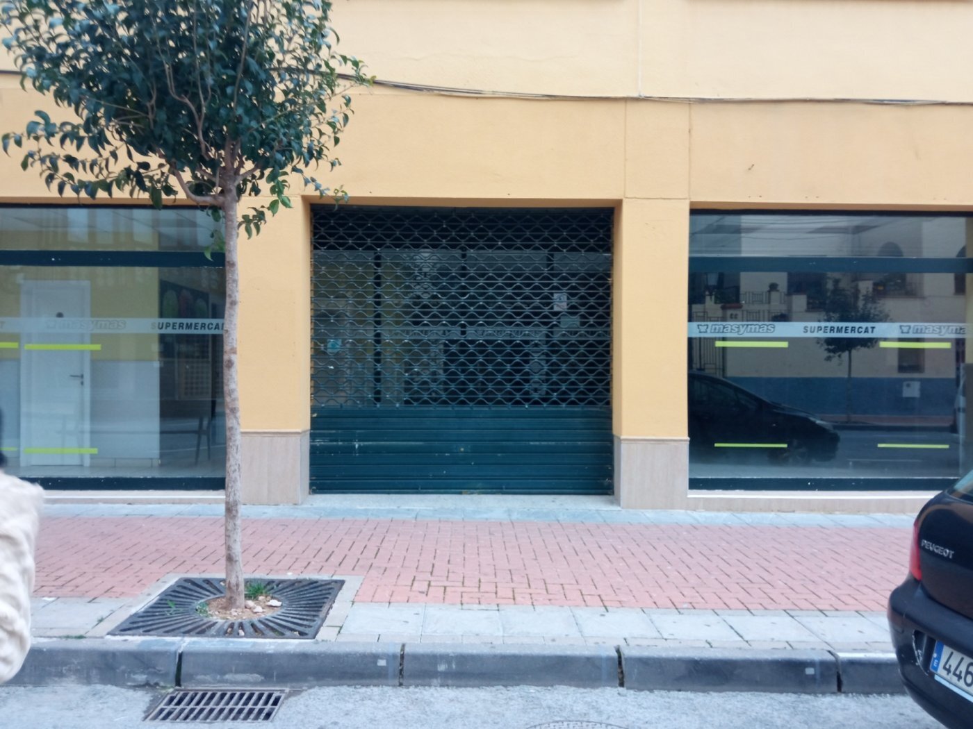 Retail in Onil to rent Building Photo- Image 1 of 48