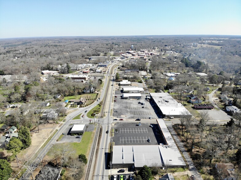 2319 N Elm St, Commerce, GA for sale - Building Photo - Image 1 of 1