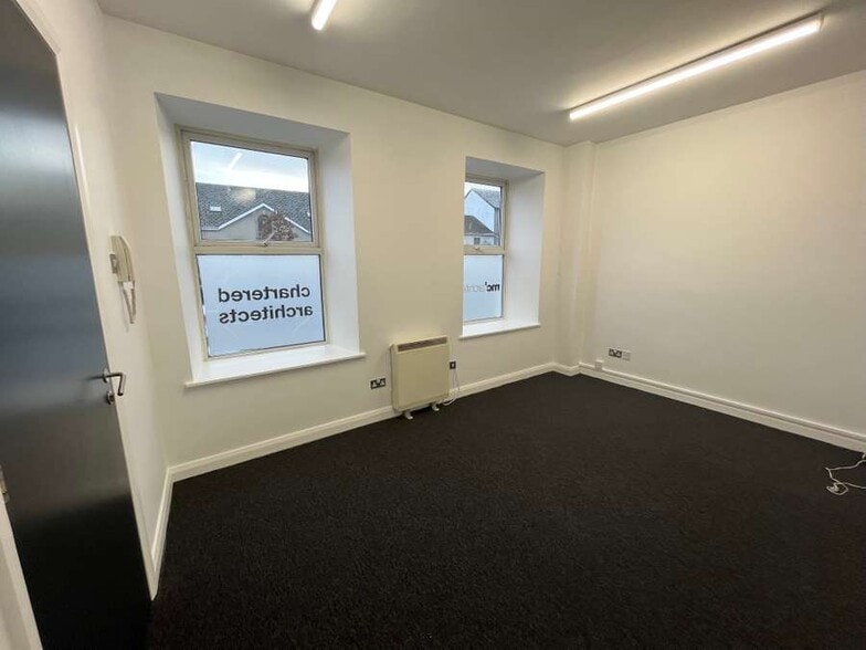 14 Broad St, Magherafelt to rent - Building Photo - Image 2 of 3