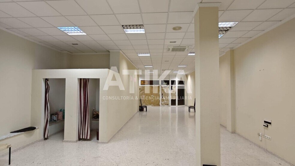 Retail in Ontinyent, Valencia to rent - Interior Photo - Image 2 of 6