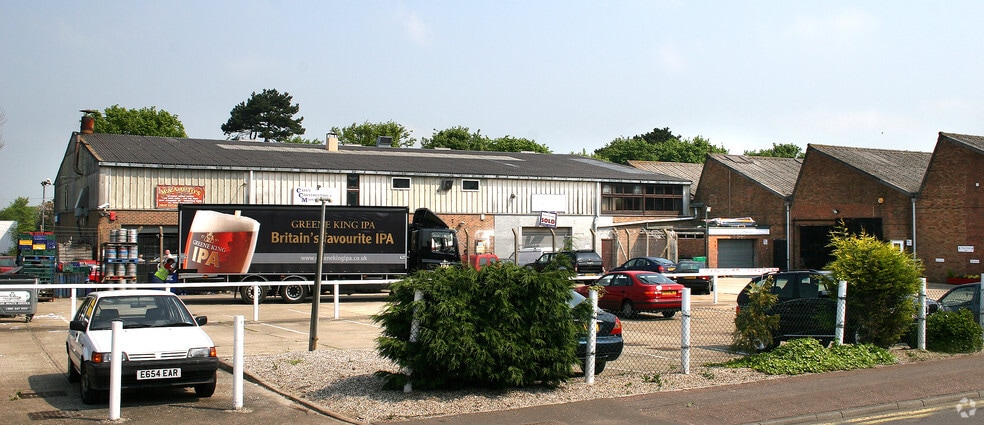 Stock Rd, Southend On Sea to rent - Primary Photo - Image 1 of 1