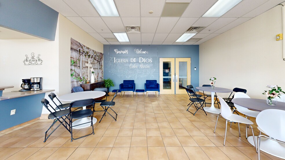 Printers Park Market Center portfolio of 6 properties for sale on LoopNet.co.uk - Matterport 3D Scan - Image 2 of 22