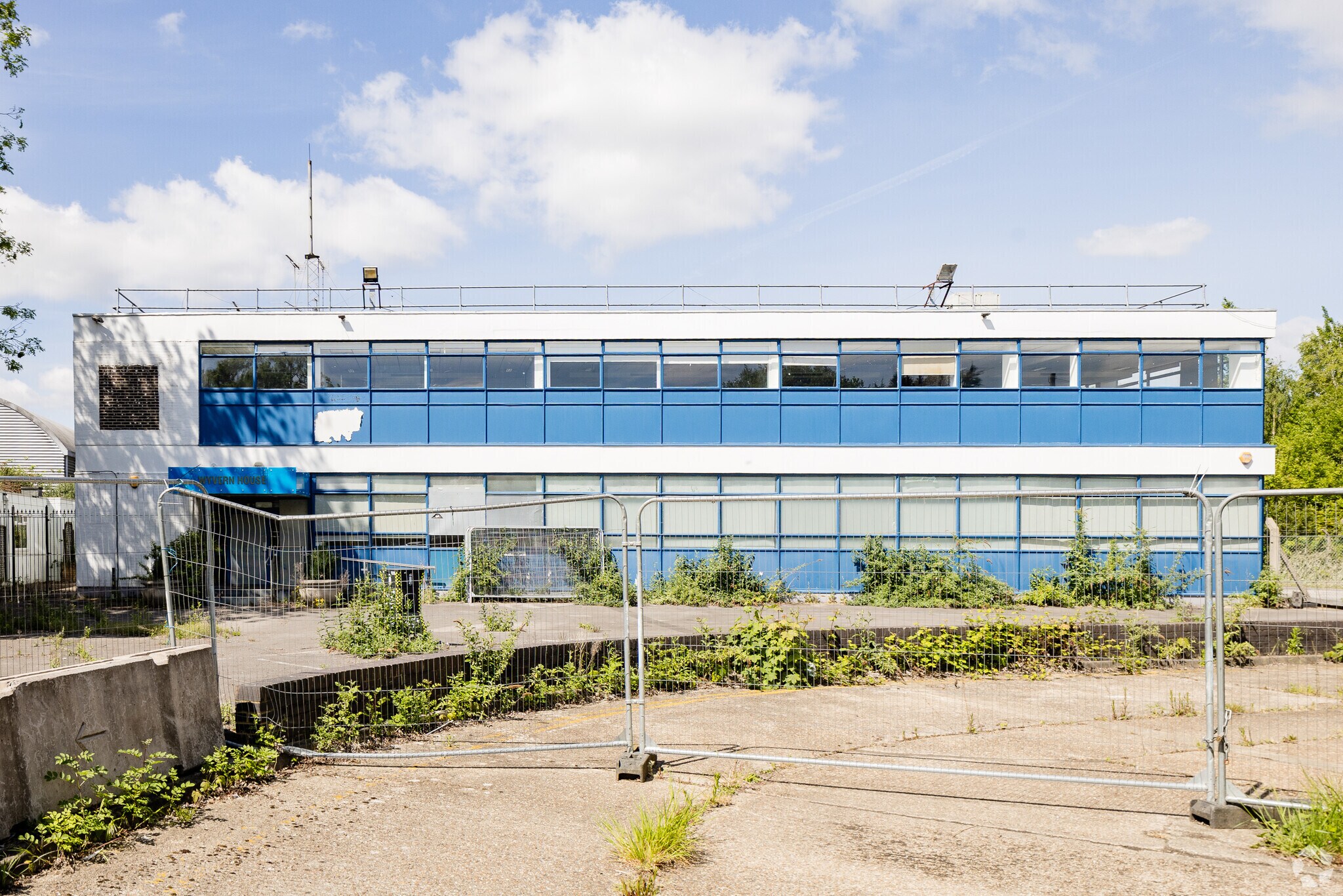 Wyvern Way, Uxbridge to rent Primary Photo- Image 1 of 3