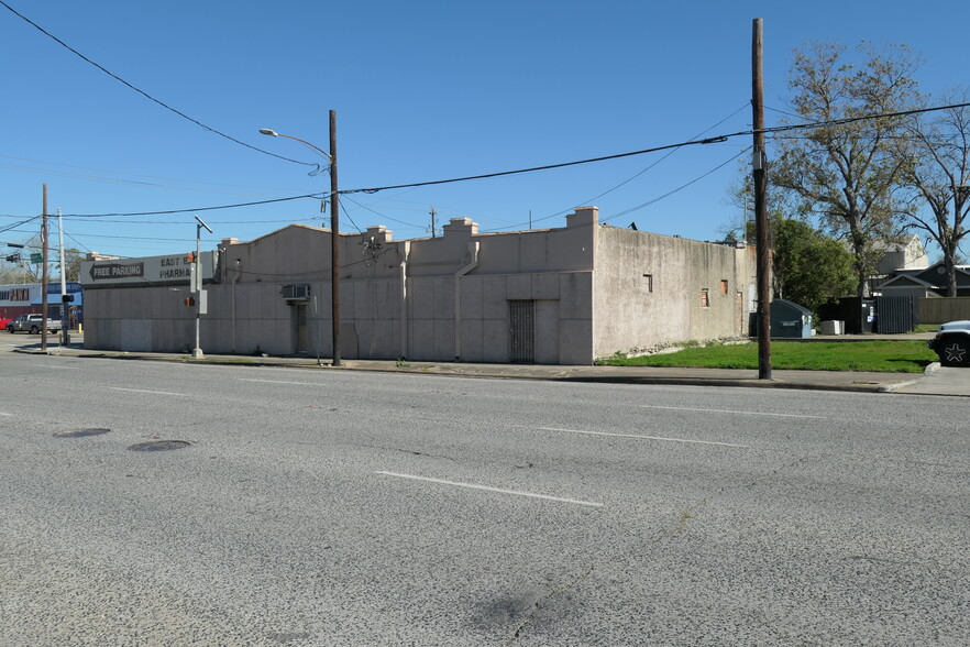 6802 Navigation Blvd, Houston, TX for sale - Building Photo - Image 3 of 7