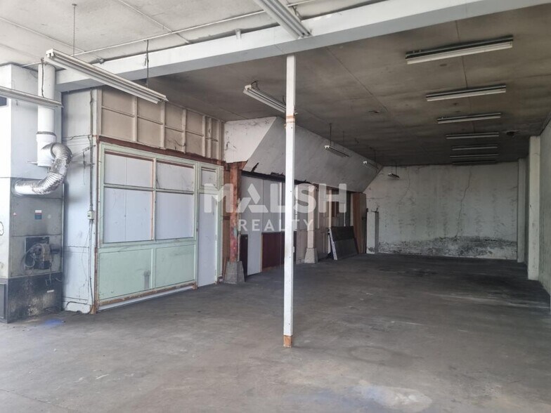Retail in Villeurbanne to rent - Interior Photo - Image 2 of 3