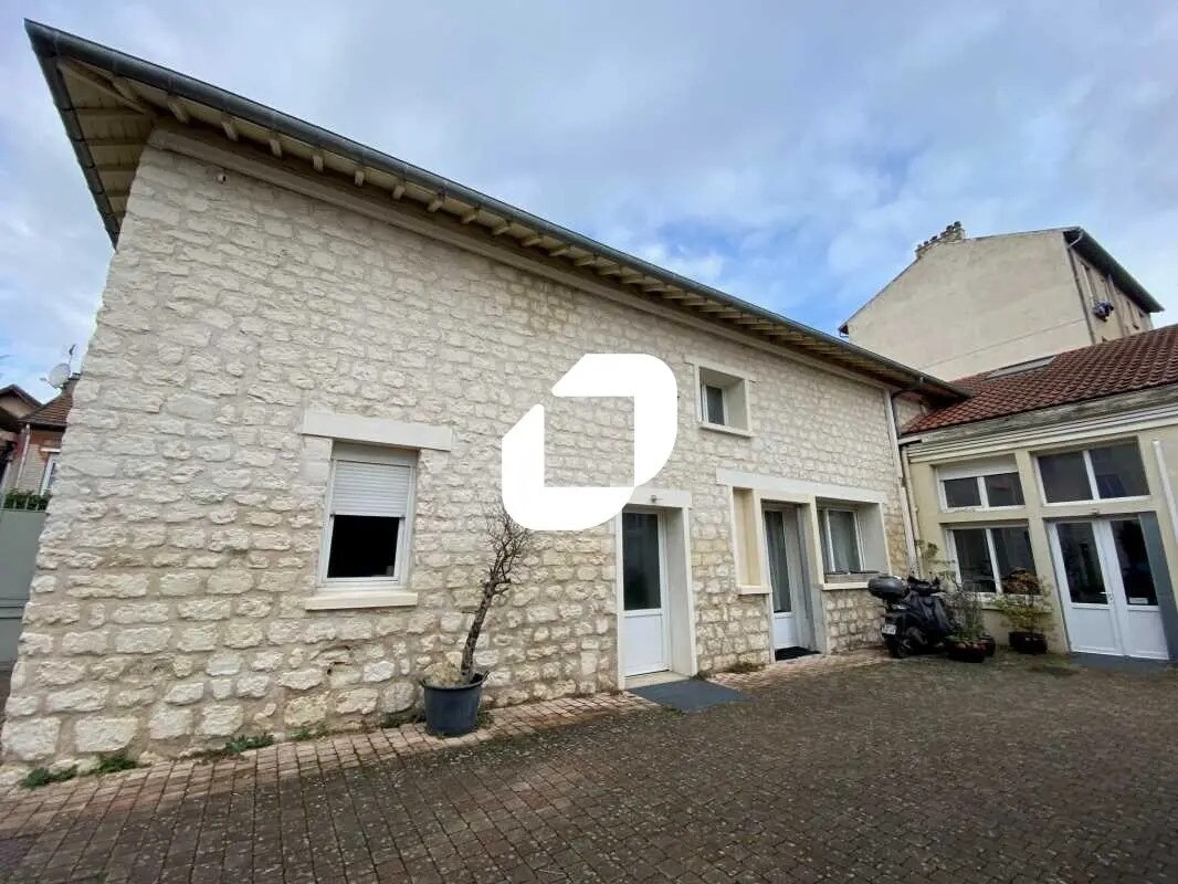 Office in Nanterre to rent Building Photo- Image 1 of 37