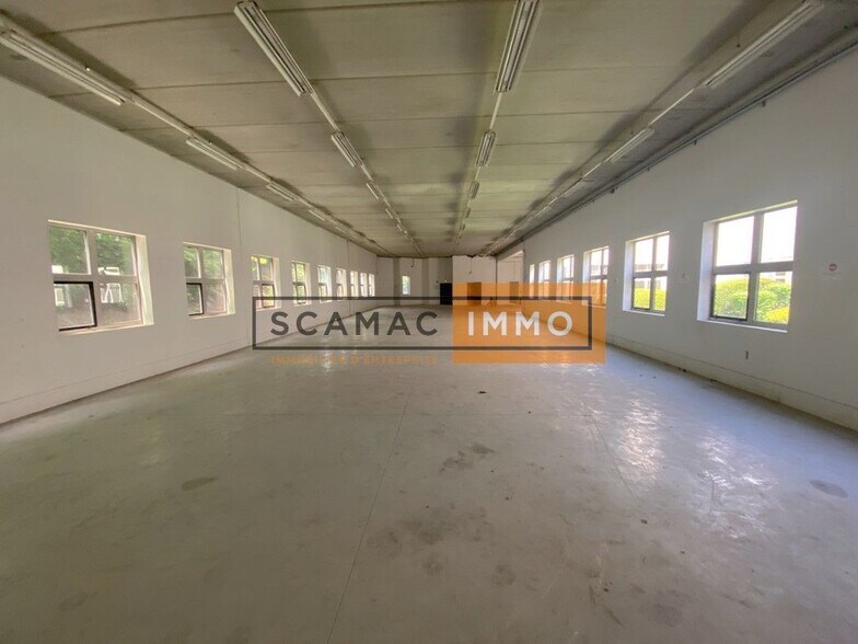 Industrial in Saint-Thibault-des-Vignes to rent - Building Photo - Image 2 of 21