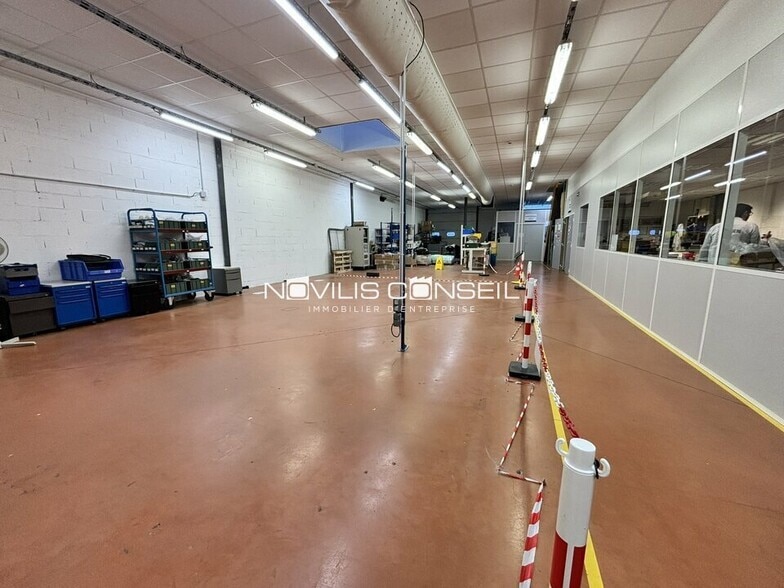 Light Industrial in Colomiers to rent - Interior Photo - Image 2 of 8