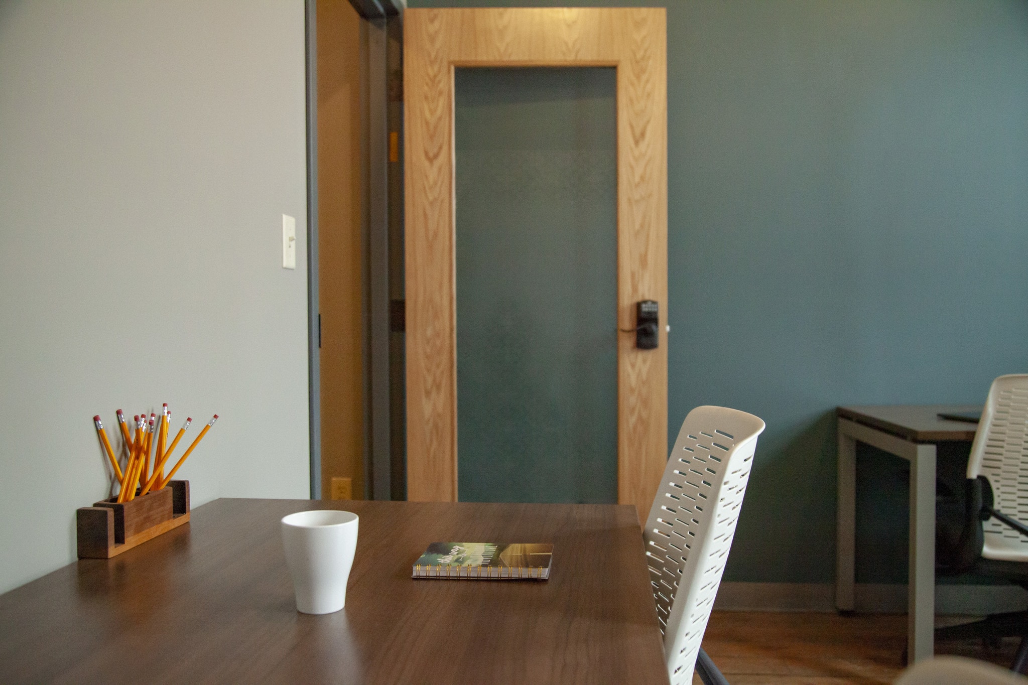 1400 NE Van Buren St, Minneapolis, MN to rent Interior Photo- Image 1 of 3