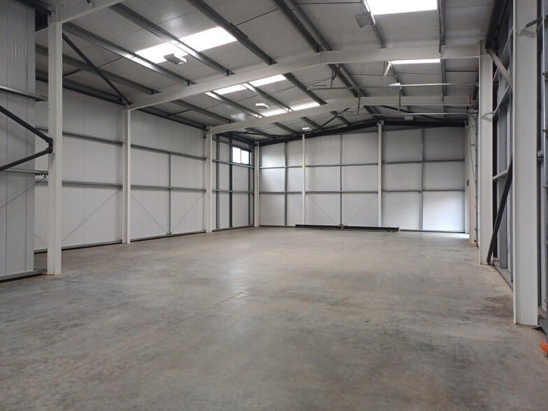 Welbeck Way, Peterborough to rent - Interior Photo - Image 3 of 8