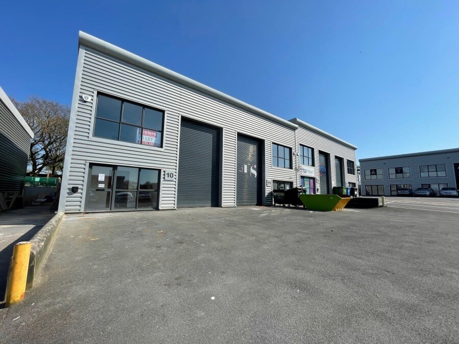 Darklake Vw, Plymouth for sale Primary Photo- Image 1 of 1