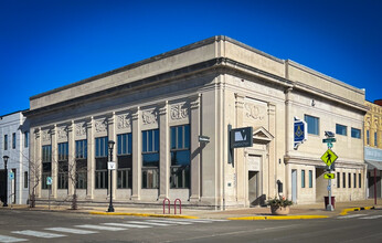 201 E Main St, Reedsburg, WI for rent Building Photo- Image 1 of 2