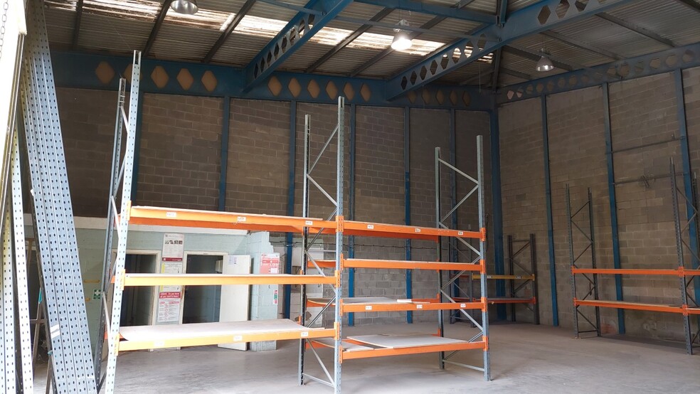 24 Withey Ct, Ystrad Mynach to rent - Building Photo - Image 3 of 4