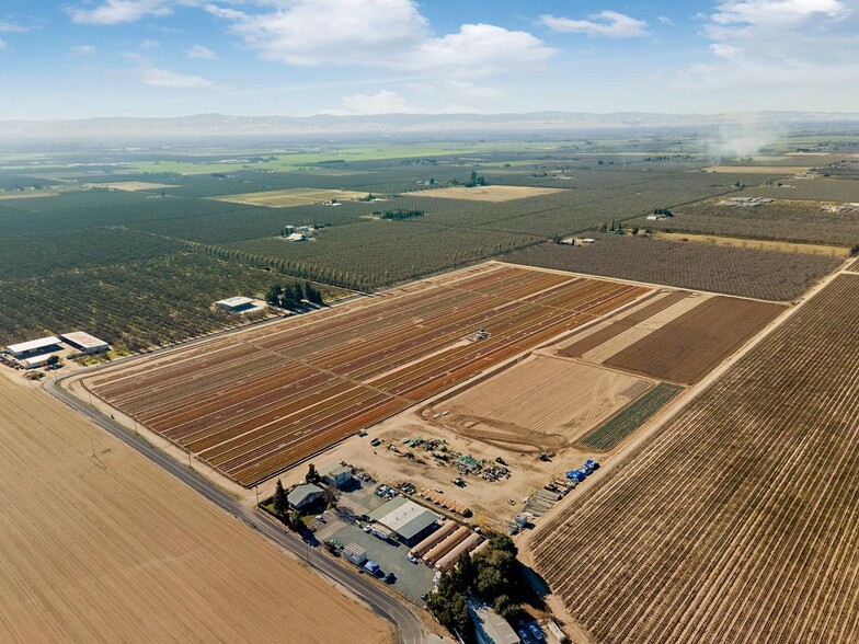 9715 E Sedan Ave, Manteca, CA for sale - Primary Photo - Image 1 of 9