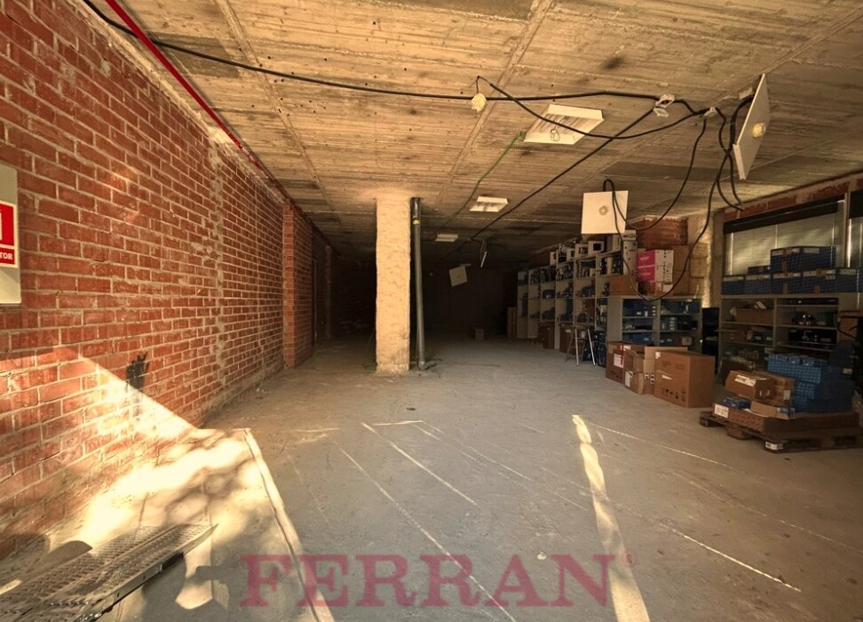 Retail in Barcelona, Barcelona to rent Interior Photo- Image 1 of 4