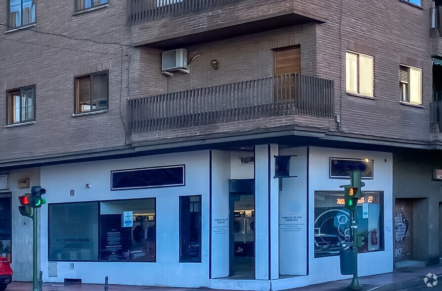 Retail in Alcalá de Henares, Madrid to rent - Primary Photo - Image 1 of 1