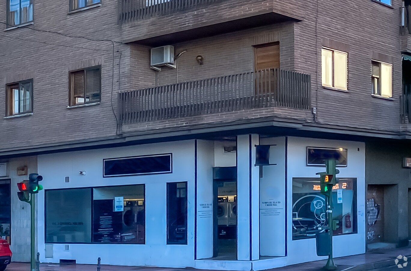 Retail in Alcalá de Henares, Madrid to rent Primary Photo- Image 1 of 2